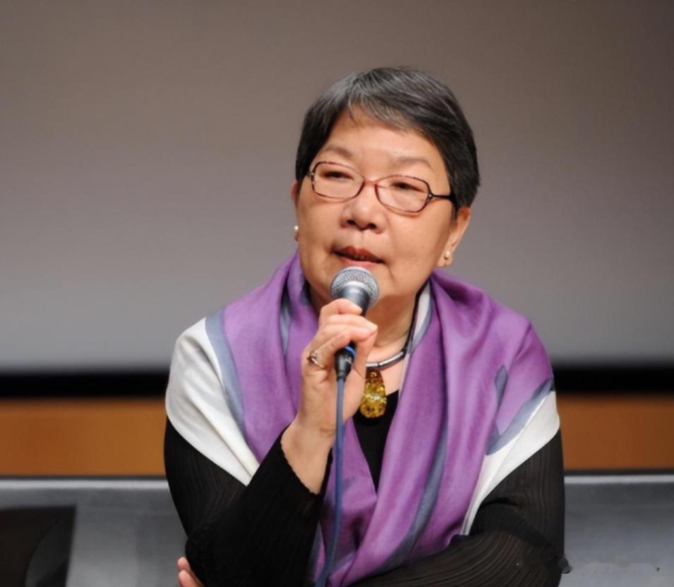 “愚公移山在教导我们破坏环境，应该从教科书中移除，”2014年，著名诗人席慕蓉公