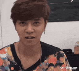 搞笑gif: 这是我见过最直接的撩妹方式了!