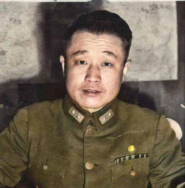 在国民党高级将领中，杜聿明开始时并不显山露水，只能说是中规中矩而己。杜聿明19