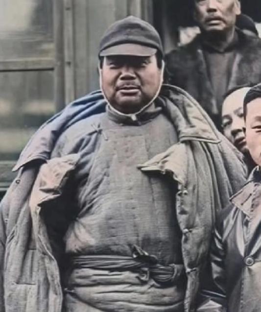 1928年，冯玉祥带兵火烧少林，屠杀武僧，大火烧了40天，大量古建筑和文献付之一