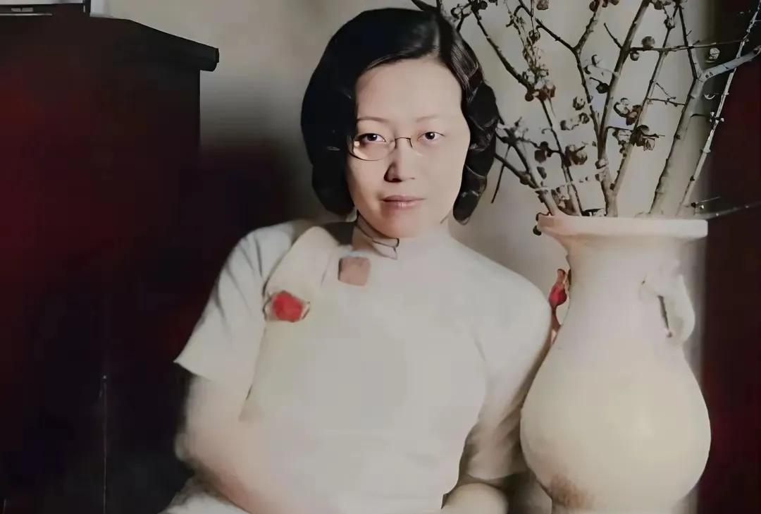 她是张爱玲的姑姑，也是李鸿章的外孙女，更是史上最惊天动地爱情故事的女主角——张茂