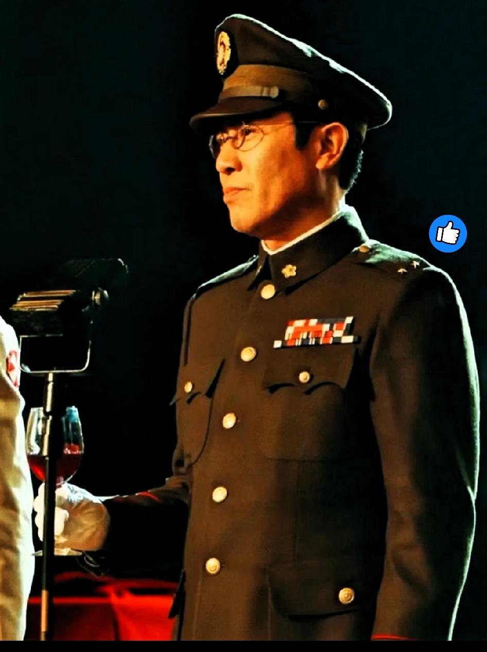 于和伟以精湛演技将烈士吴石的信仰与风骨镌刻在观众心中,而戏外他的选择更令人动容—