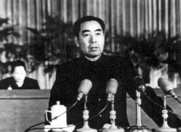 1955年授衔前，周总理找到时任兰州军区第一副司令员韩练成问道：“你要上将还是中