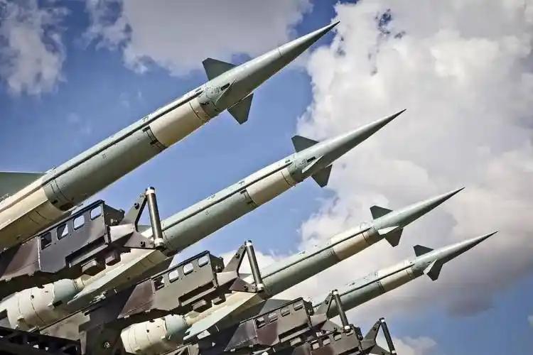 世界上有大把的人，希望美国攻打伊朗陷在那里，成为第二次越战。美军虽然强大，也有