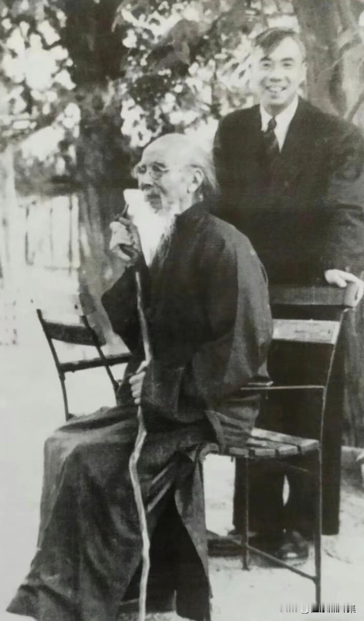 1945年10月17日，盛成作为政府接收大员来到北平后，第一时间前往跨车胡同拜访