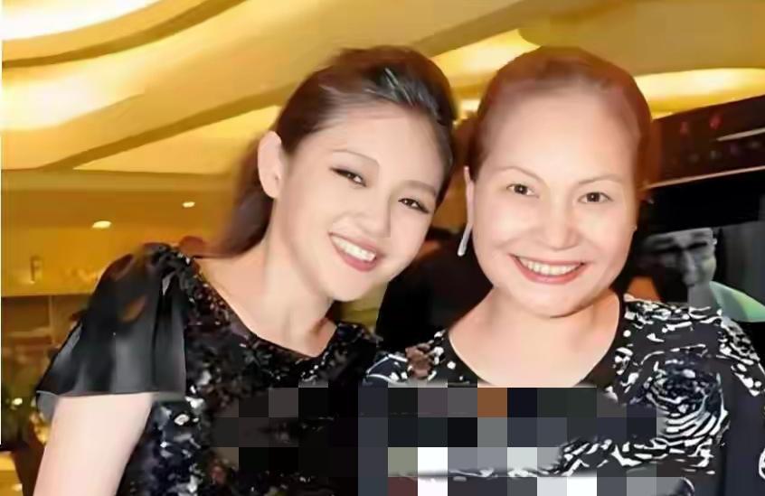 住着对方还贷的房产卖惨，一纸声明仍难满足诉求一场舆论反转刷新网友认知，镜头里哭