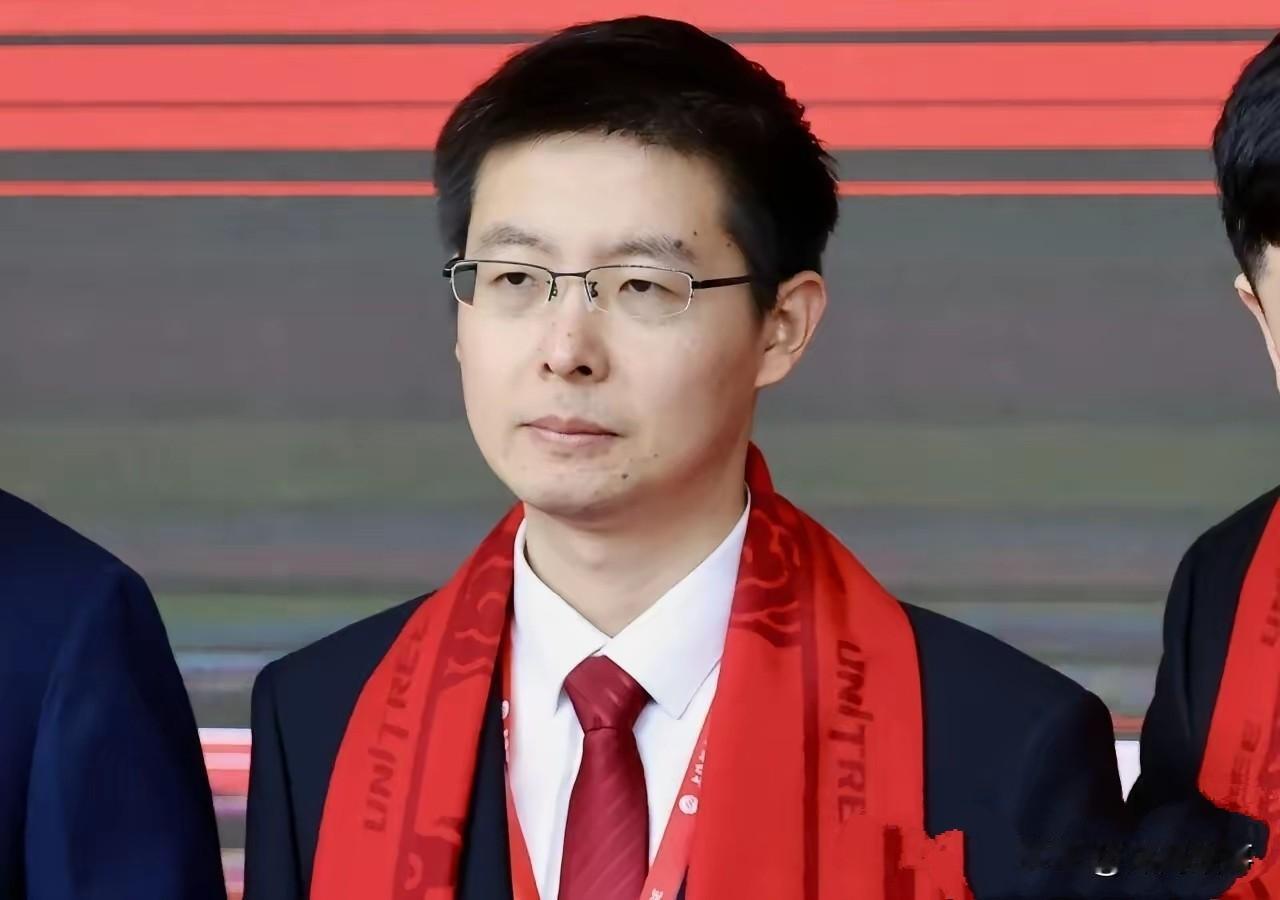 市值四千亿都不给个笑脸，中签的可不得跑了9成以上，瞬间奔2000亿而去。宇树