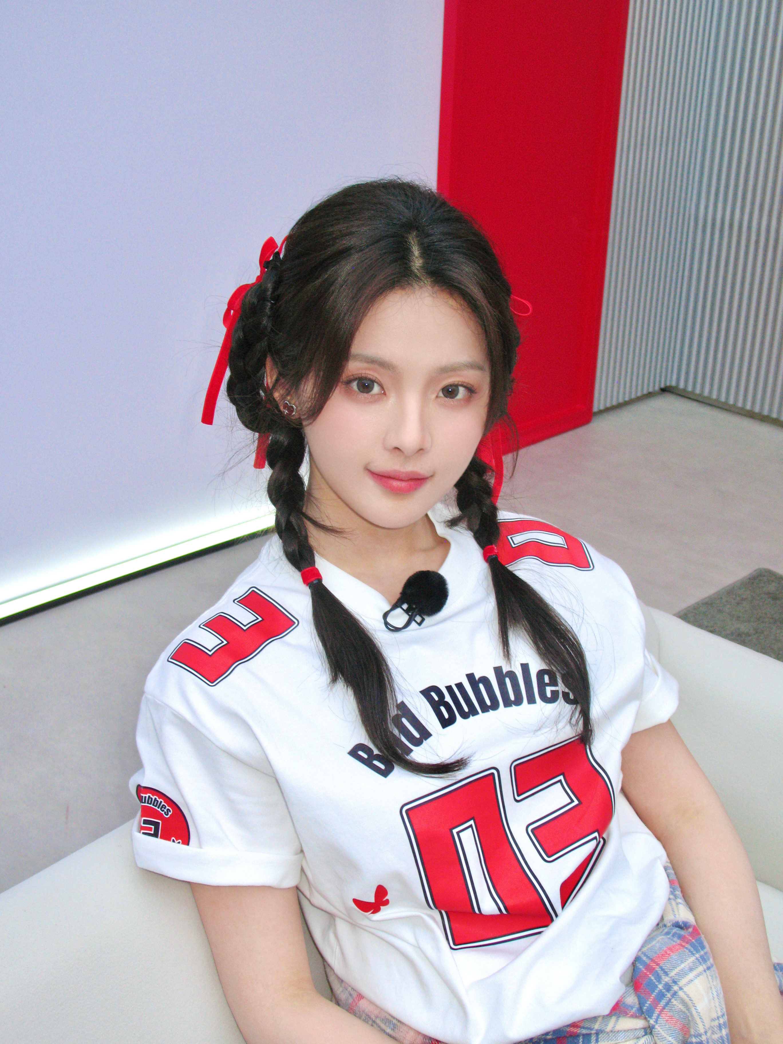 杨超越在复制粘贴的时代，你是手写的诗