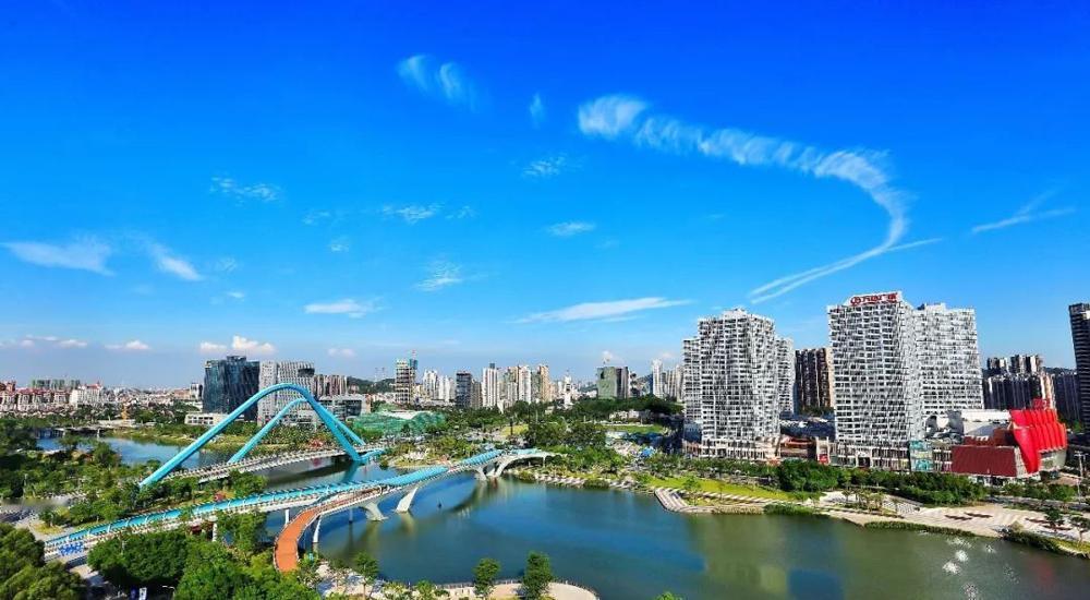 【以后买房要买城市门面房】大家都知道，以前大家买房有句口头禅，那就是：“地段地段