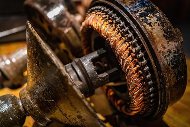 电动车行业迎来大变革！德国马勒公司和采埃孚都在无磁电机研发上取得重大突破。马勒