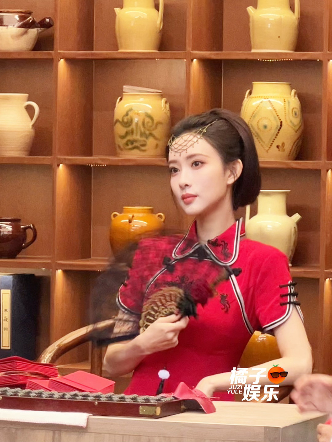 摇扇的当铺老板娘孟子义摇扇双11疯狂好六夜​​​