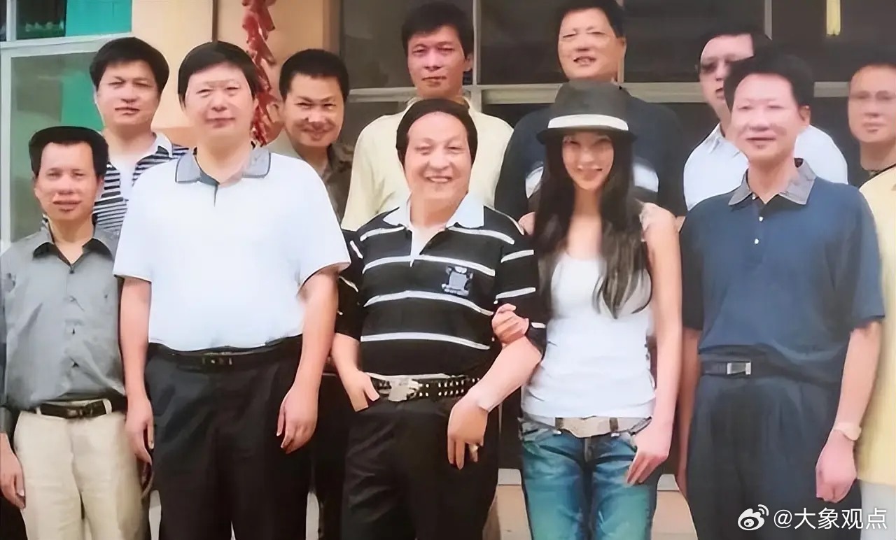 王林35万贺图 我一看以为是那个与马云、赵薇、李连杰勾肩搭背的大师王林...
