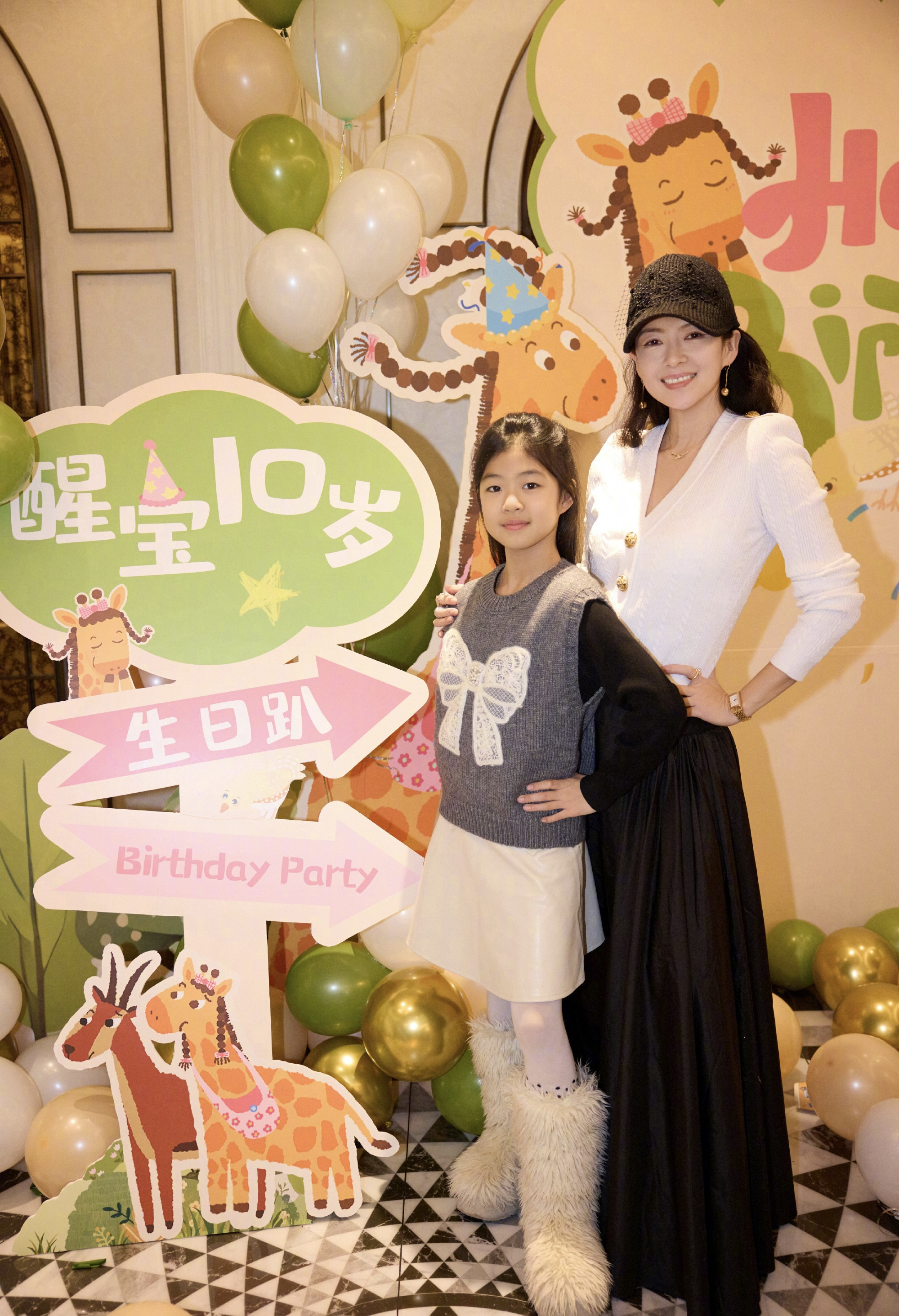 醒醒长得像汪峰，气质跟章子怡一模一样。女儿十岁了，章子怡发长文，很是欣慰。这个姑