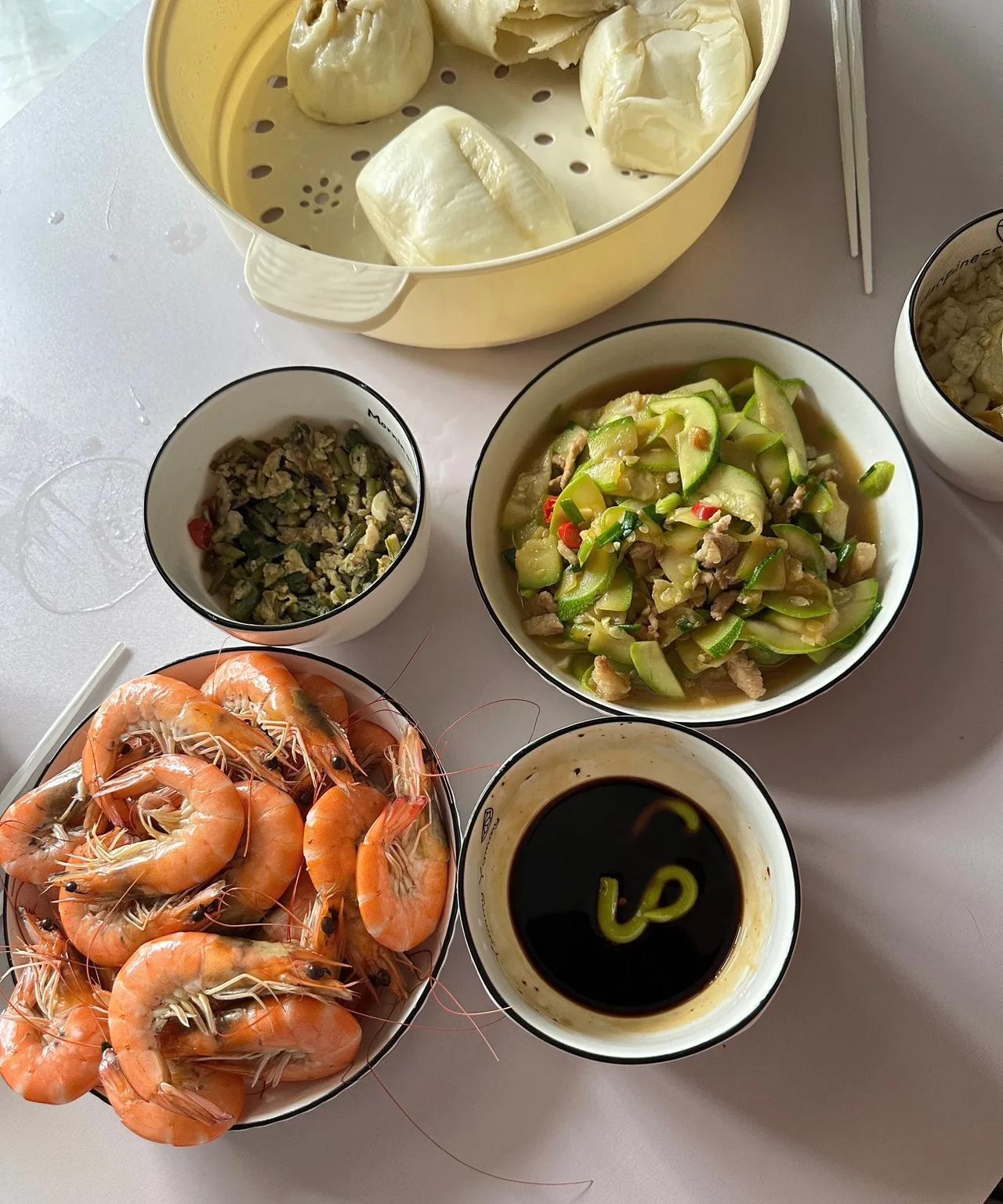 你们知道做饭的人，最讨厌的是什么吗？就是每次做饭前问吃什么，你随口就说一句