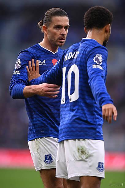 伯恩茅斯vs埃弗顿风水轮流转。上赛季埃弗顿曾主场2-0领先，结果最后10分钟被