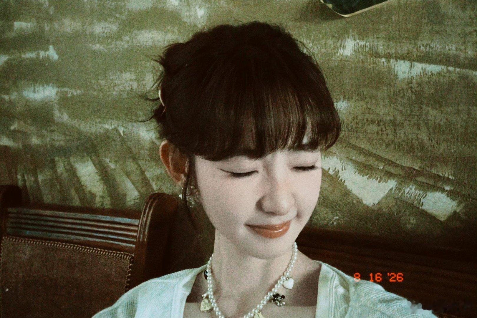 凡宝子有刘海也很美啊#张艺凡#[比心]#张艺凡#[比心]#凡凡的不凡日常#[比心]#青年演员张艺凡#
