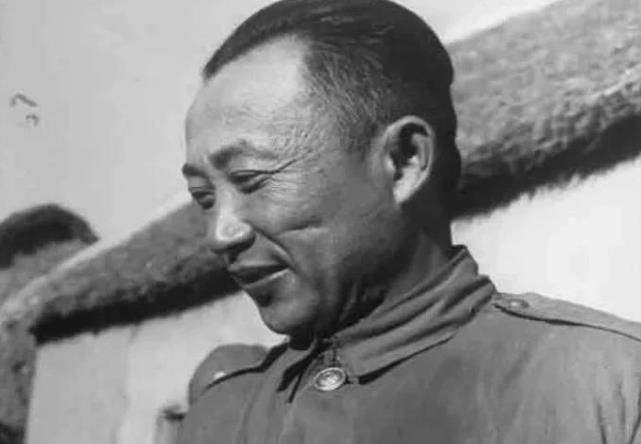 1950年，逃到台湾的李弥坐起了冷板凳，整天无所事事十分无聊，突然有一天，他接到