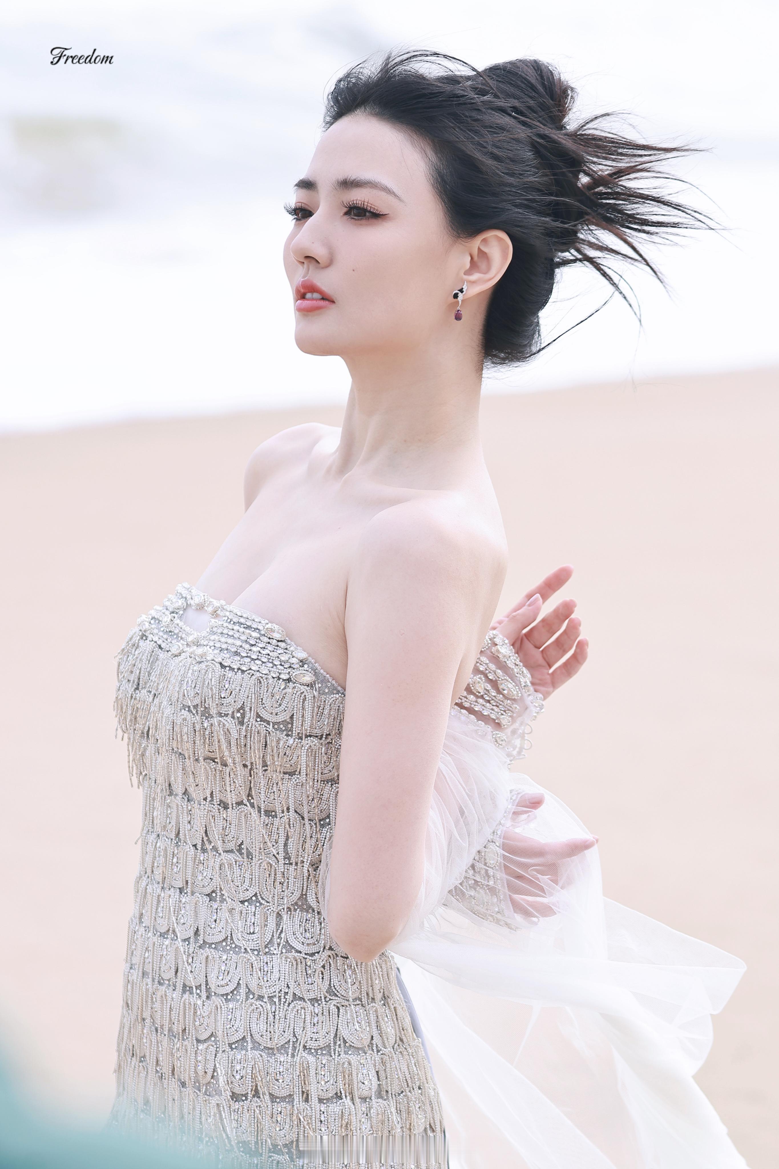 徐璐的美是明艳大气徐璐海南岛国际电影节外拍✨​​​