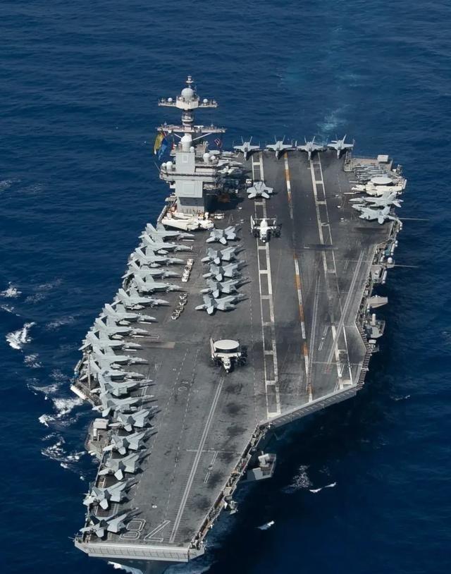 10万吨福特号航空母舰满世界跑，理论上每天消耗核燃料756克，差不多是1斤半。而