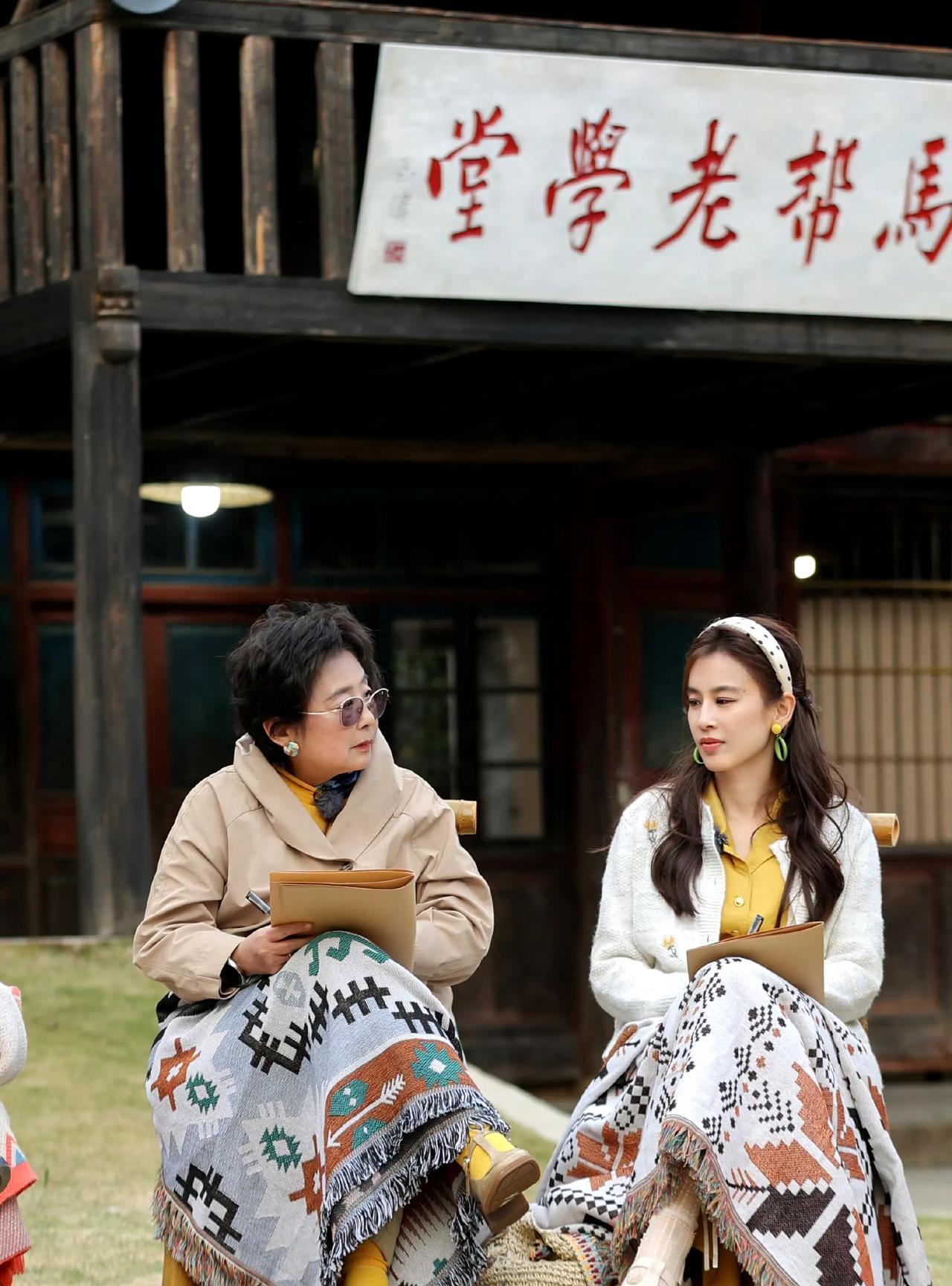黄圣依不只结婚没告诉她妈妈，就连生孩子都没告诉她妈妈。当年她生大儿子安迪的时候