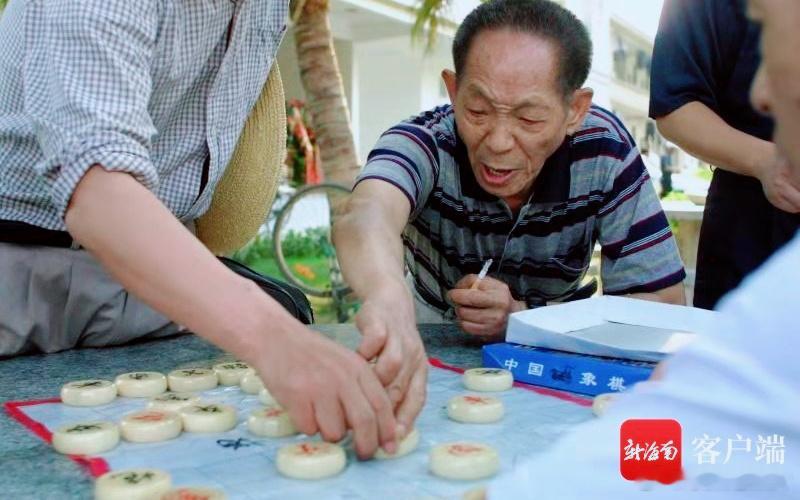 袁隆平爷爷生前两个精彩瞬间！所以说，男人至死是少年！