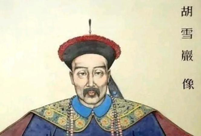 光绪九年，深夜。中国最有钱的商人，正弯着腰，在十二个熟睡女人的床底下，一捆一