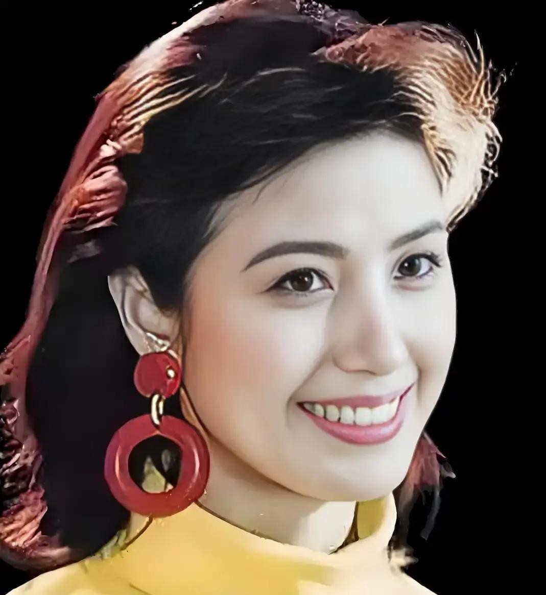 39岁因前夫汪俊坚持丁克，演员吴玉华果断离婚，转身嫁给画家莫大风，51岁硬扛高风险拼下一对龙凤胎。医