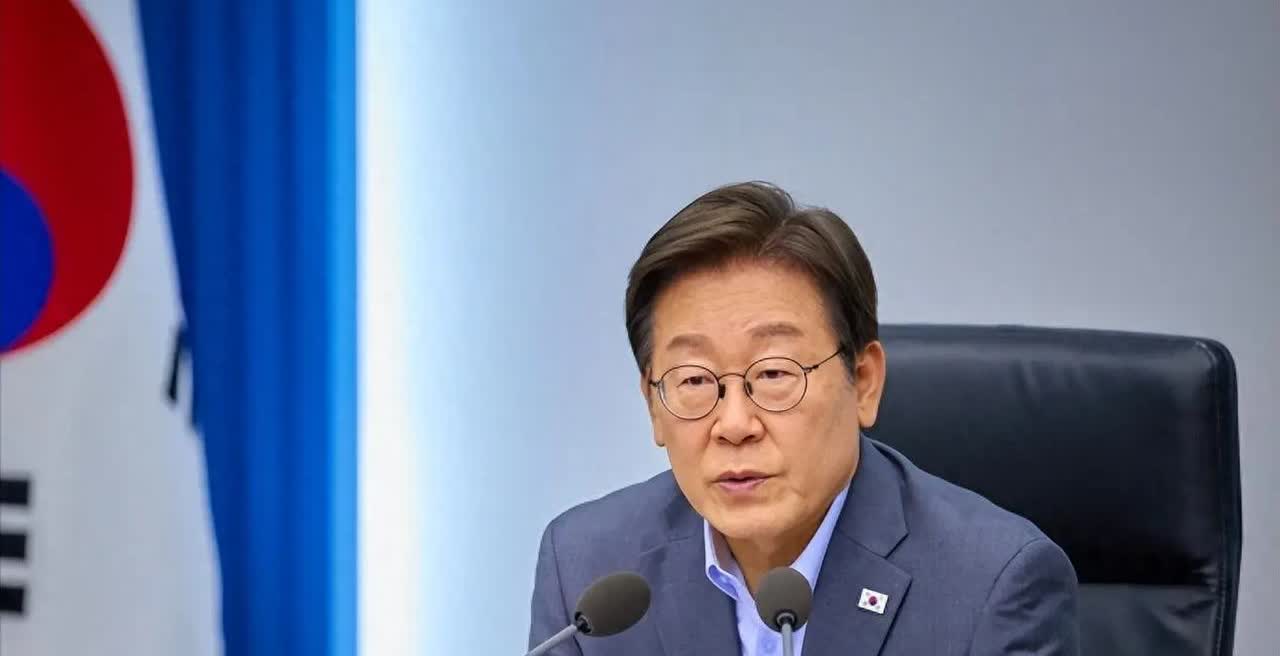 【李在明没胆出席九三阅兵？中国把留给韩国的座位，给了其他人】李在明在犹豫