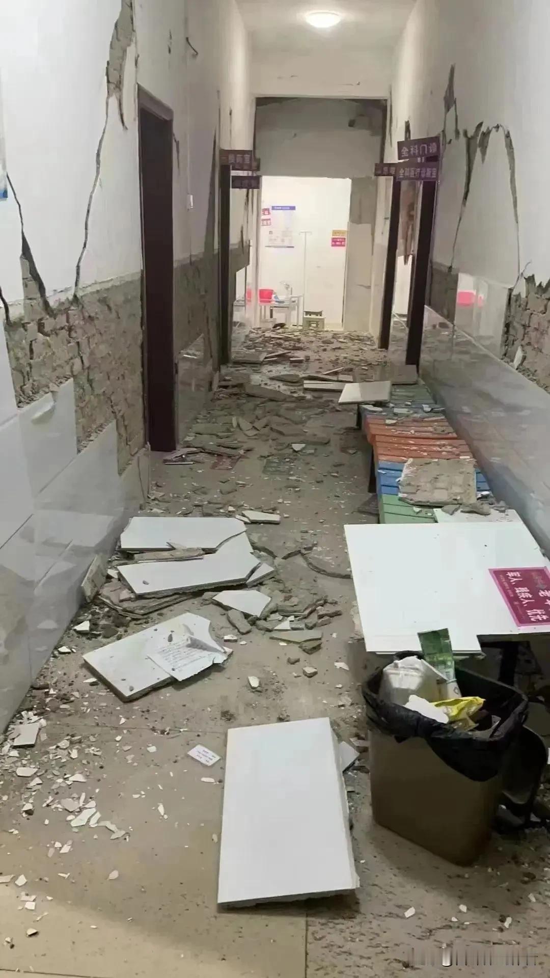 柳州突发二次地震引发全民关注大地突发异动，广西柳州再度迎来震情冲击。不少民