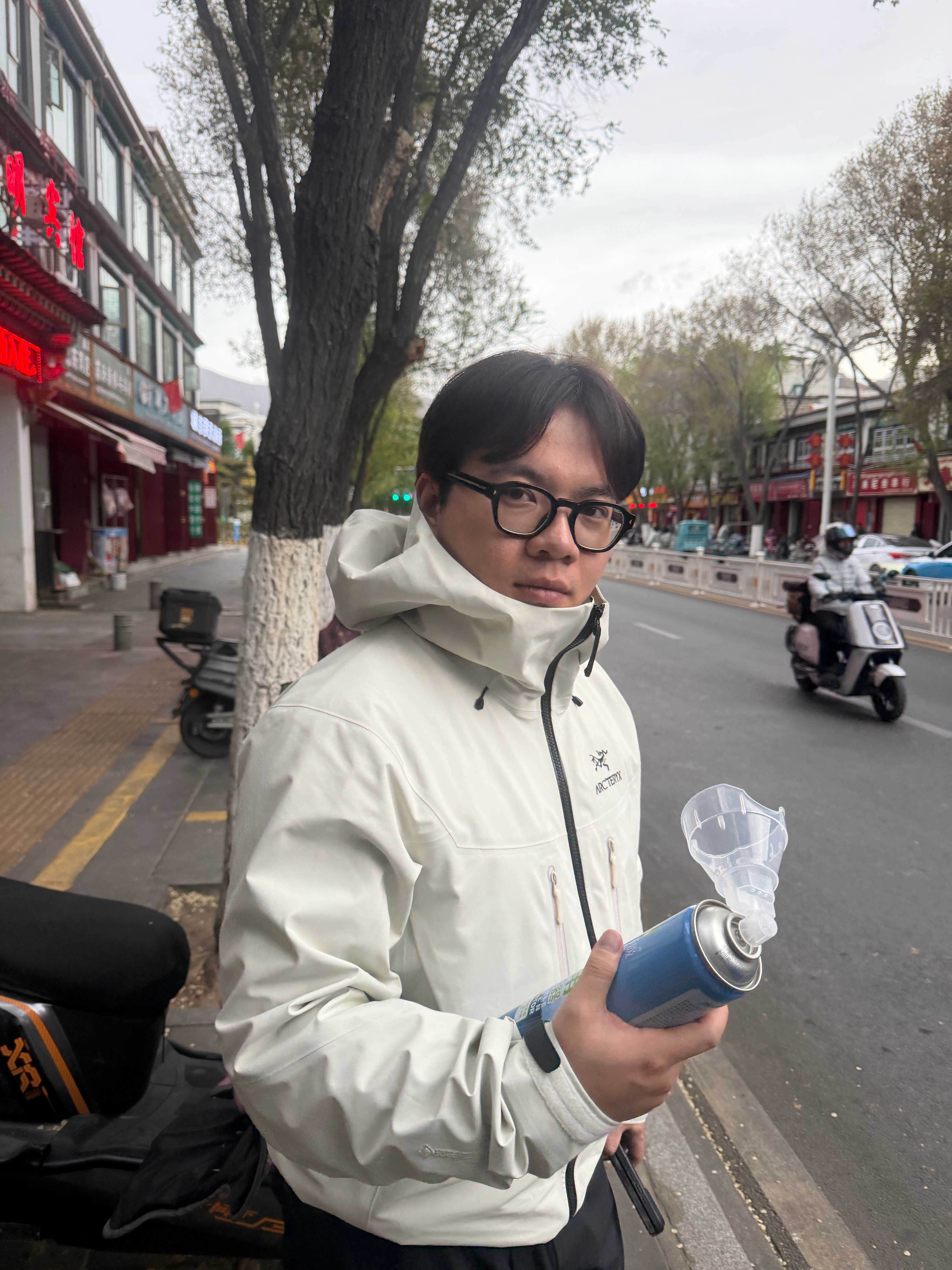 腊肠哥开始吸氧气了