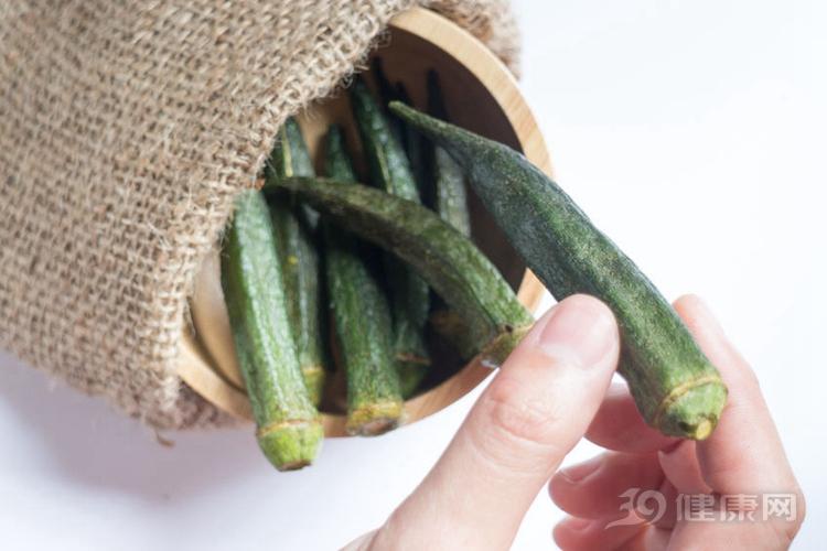 急诊科主任提醒: 秋葵的2种吃法, 分分钟可引起中毒