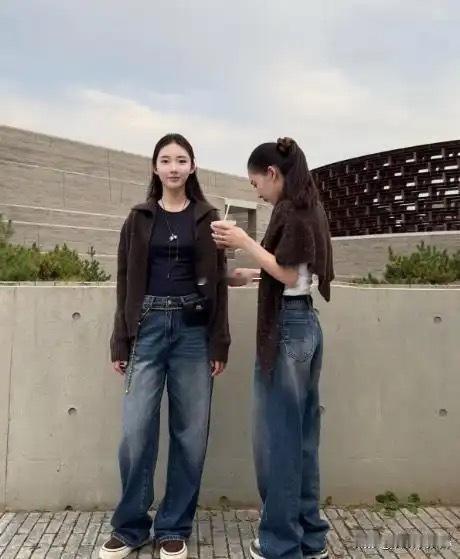 你羡慕吗，16岁的女儿，38岁的妈妈，这就是早结婚生娃的好处呀