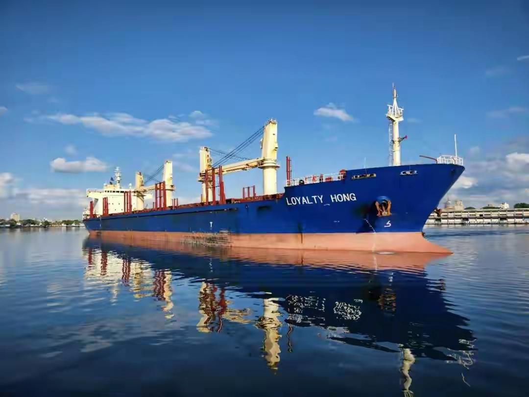 确实，这是一个有趣的问题。美国对古巴实行严格的货物停运，想要把古巴困死在小岛上