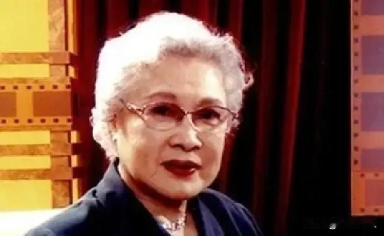 百岁秦怡，肠癌挺过58年！她36岁切掉大半截肠子，医生断言最多再活五年。结果她把