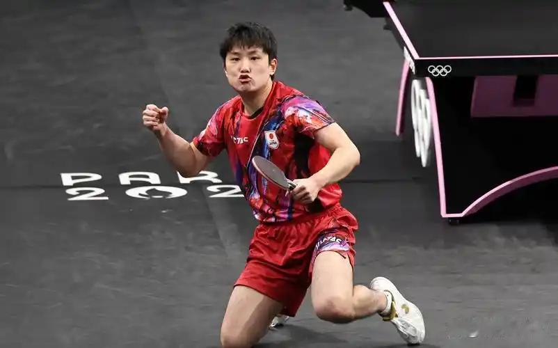 张本智和的近台快攻打法有明显优势，但也存在一定局限。优势•速度快：