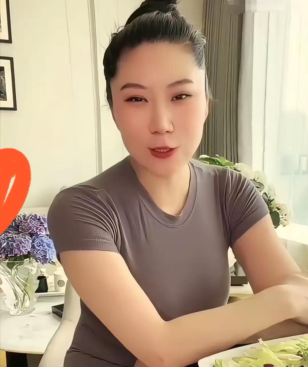 谢贤前女友coco后不后悔，我不知道。但有一点可以肯定，她这次直播间说，