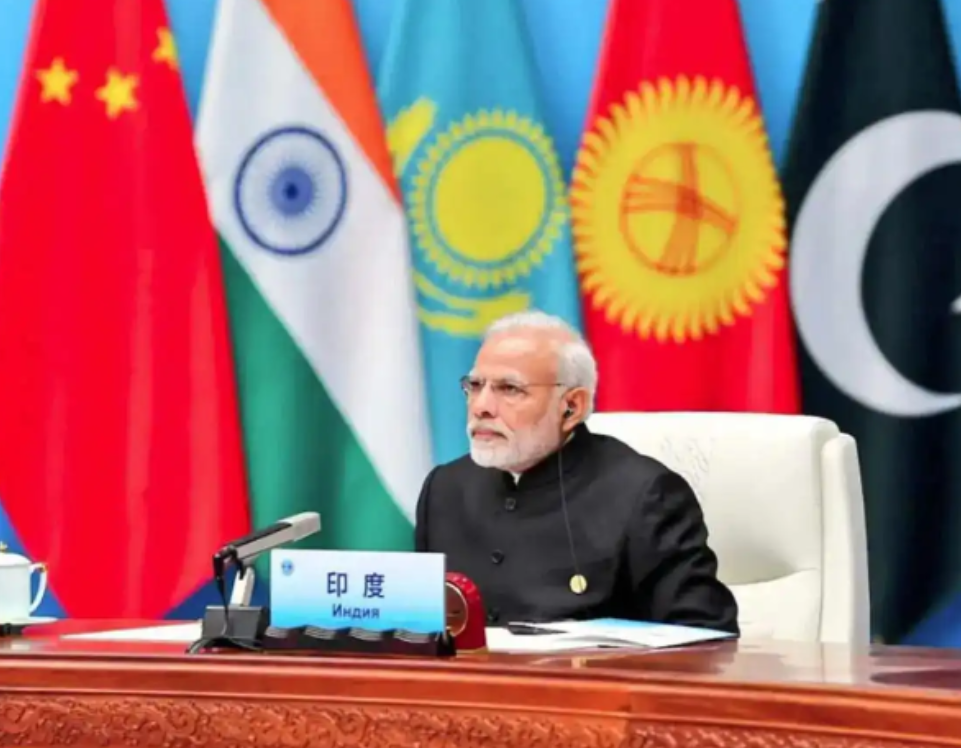 从现在印度的表现来看，APEC两次拒绝印度加入是完全正确的。 印度就是个搅屎