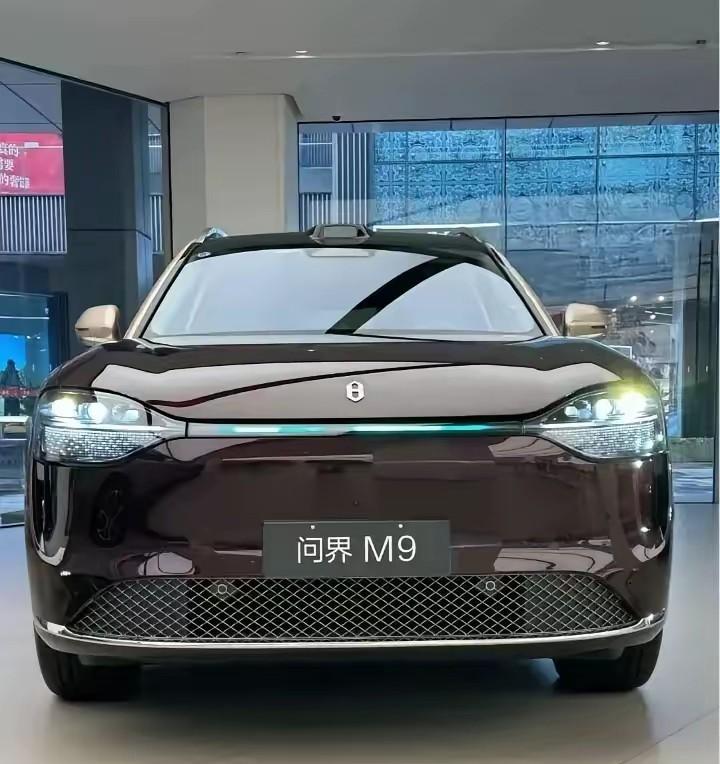 极氪9X逆袭问界M9？别傻了，买它们的人根本不在一个圈层。最近车圈有个热闹事，