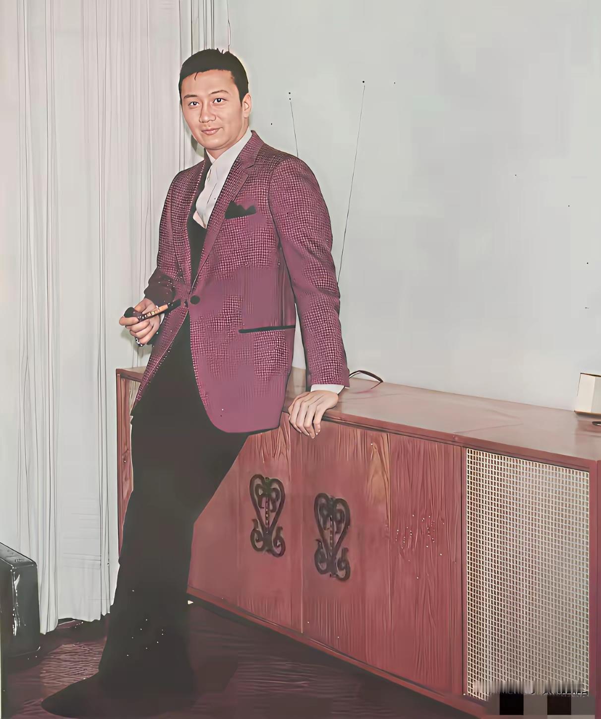 70-80年代红遍香港的大帅哥现在认识他的应该很少了吧？