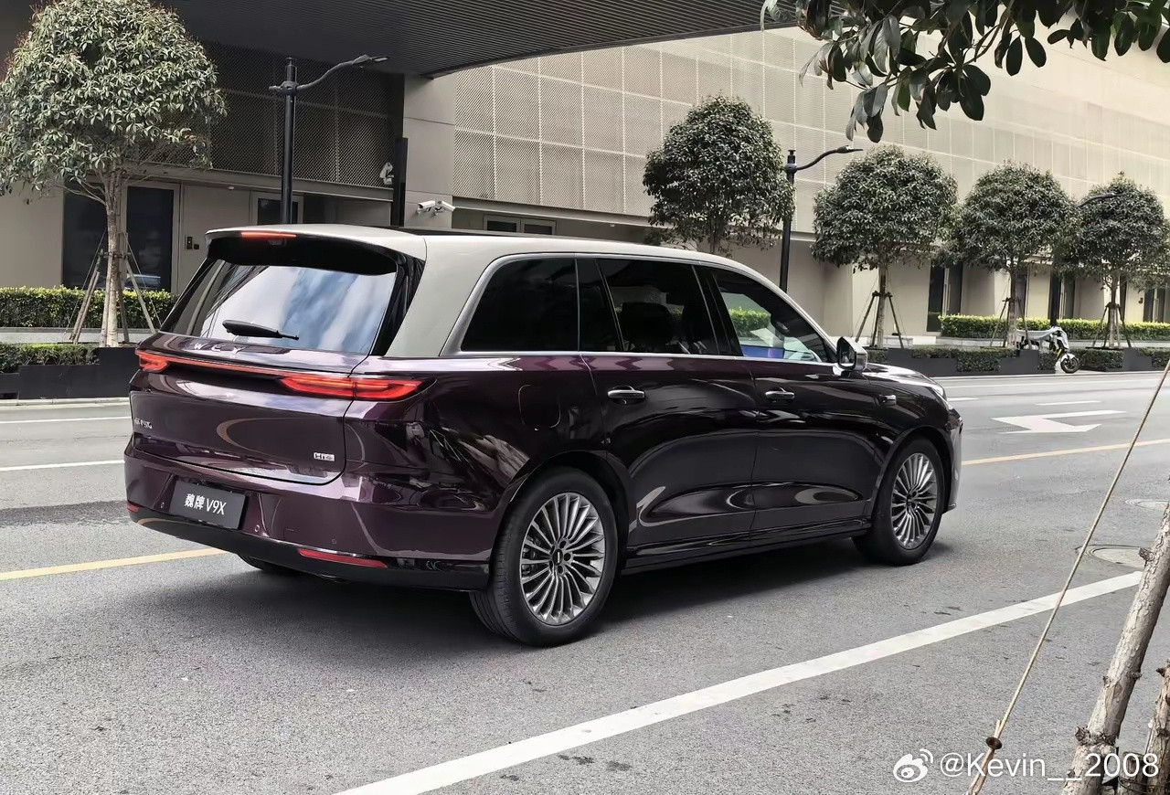长城魏牌V9X实车亮相了，这设计真一般啊？