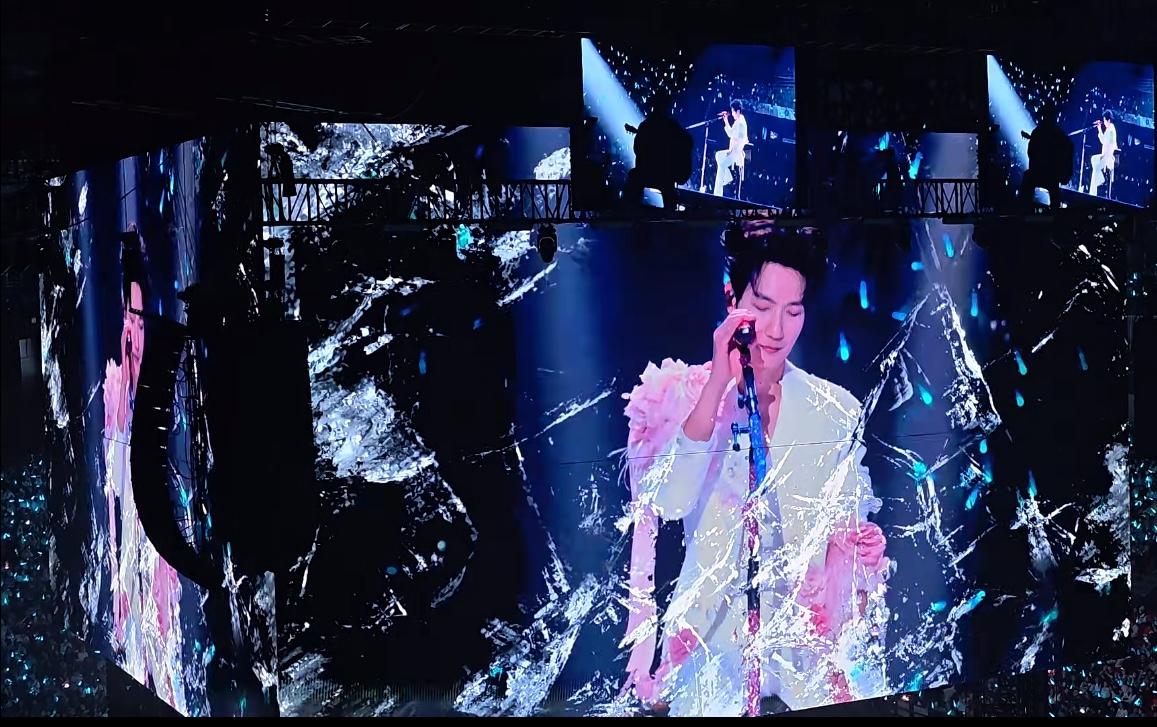 陈楚生“荒芜之境”北京演唱会惊喜连连。新歌“墙”首唱，感染全场，生哥就是现场的