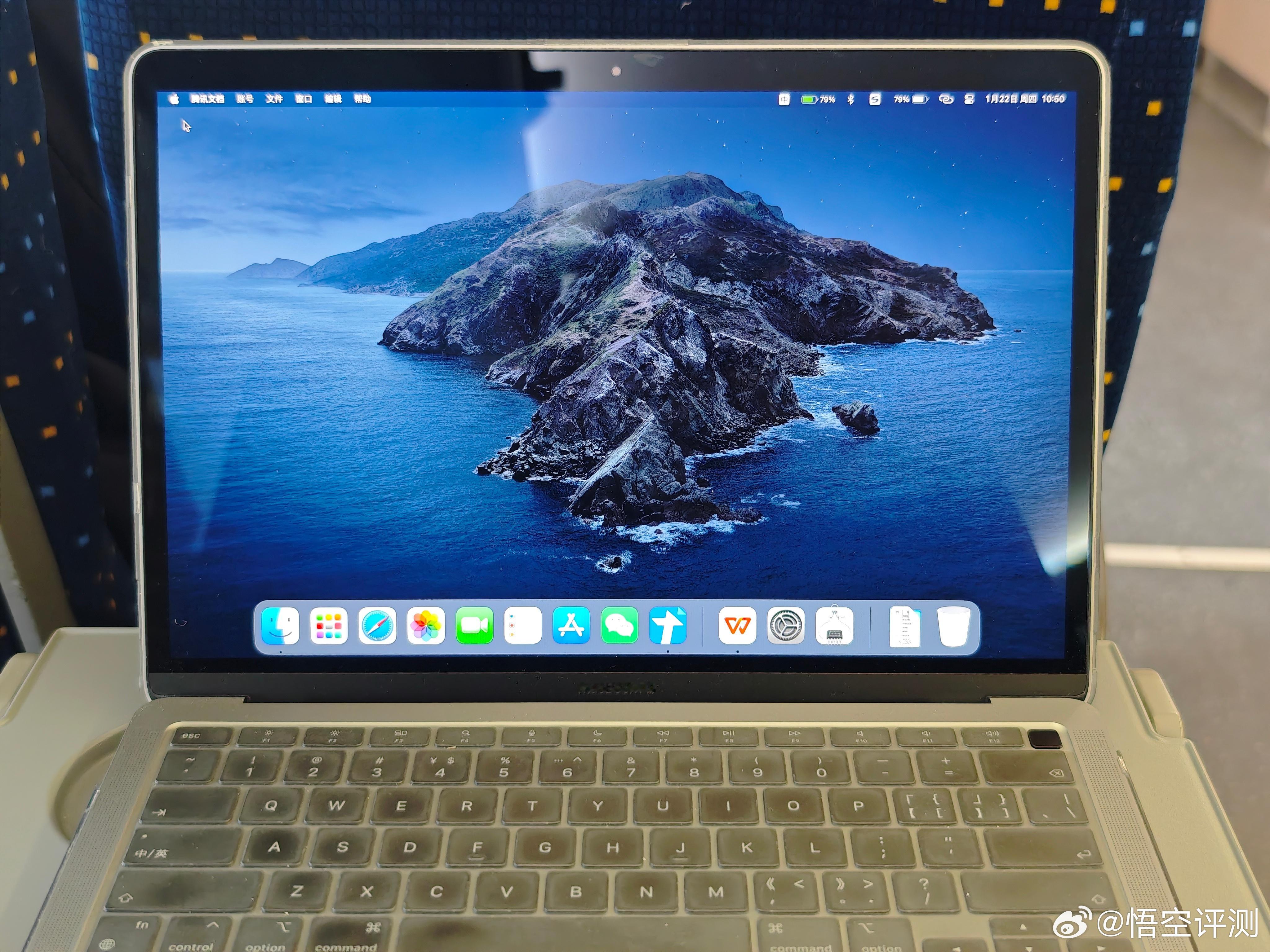 真的不是吹苹果，但是macbook就是我最忠实的出差搭子。我从来不带着掌机或者