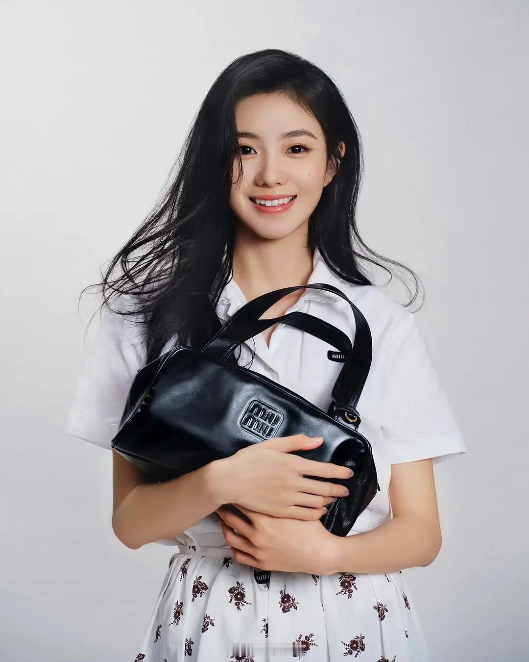 们miumiu每次都害麦麦，每次都给麦搞这种眼妆…​​​