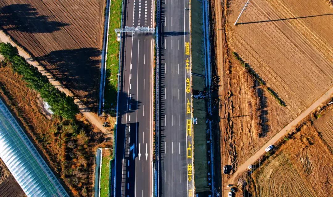 青岛的路要更顺了！两大重点工程冲刺收官，月底主线就能开张，堵车高峰期少挨堵，经济