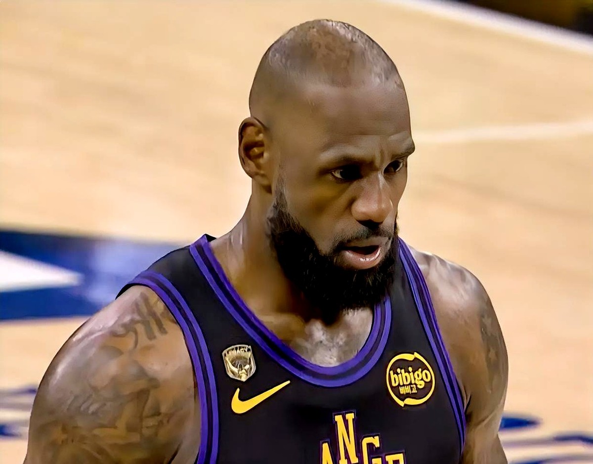 42岁的勒布朗·詹姆斯，还是联盟第一人？这可不是我说的。雄鹿队的悍...