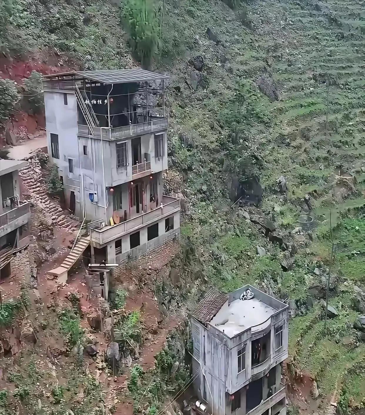 这房子住人主人怎么想的？把房子建到这里！太神奇了吧！