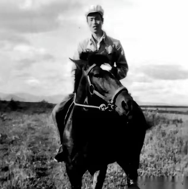 老红军1949年归乡，家门不在亲人离散，一条线索道尽战火悲欢1949年，老