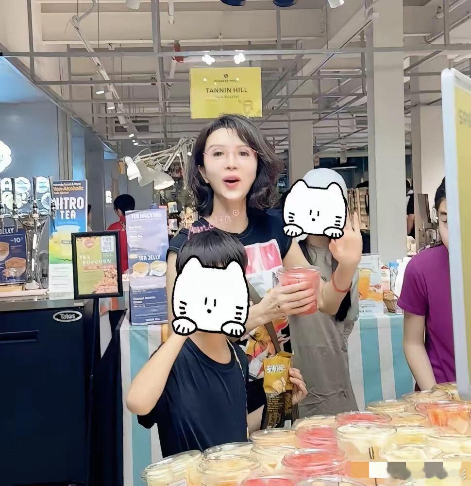 哎哟～金巧巧这波直播聊天，真·又飒又憨，笑得我瓜子都忘了嗑！一粉丝弱弱问：“巧巧