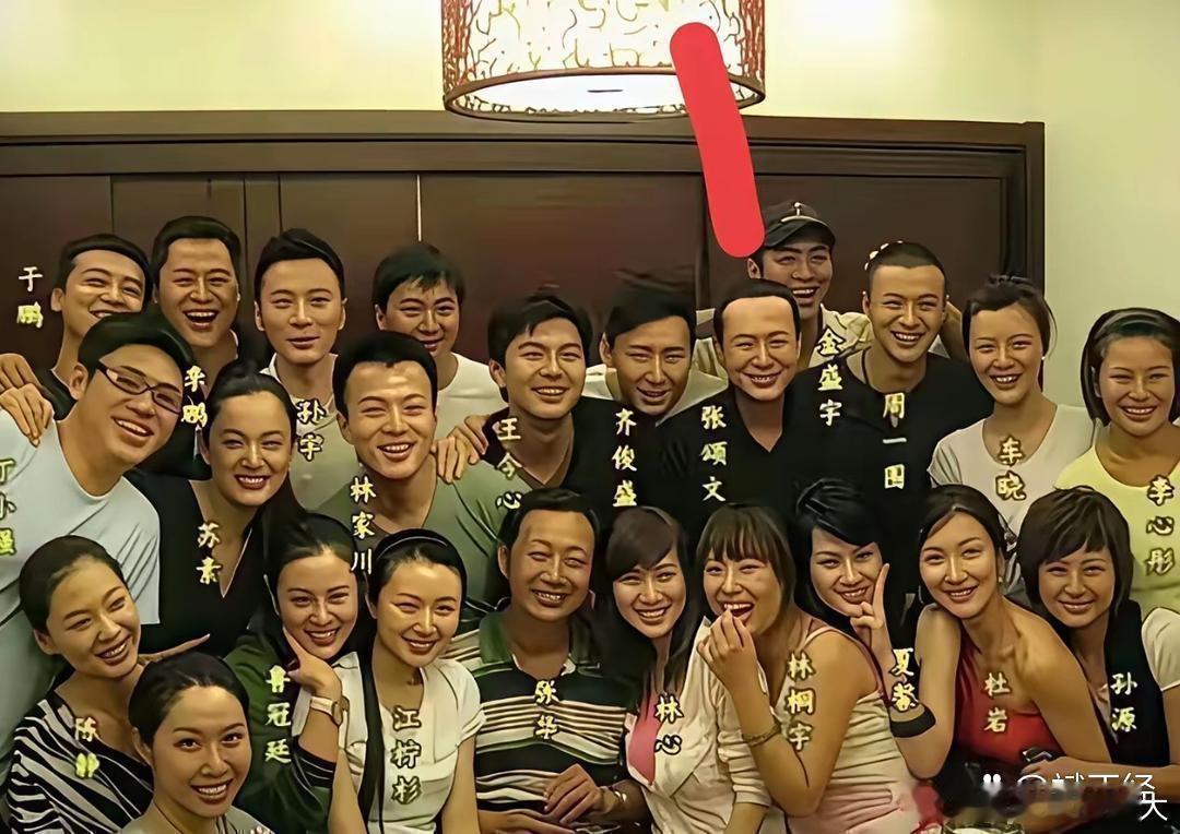 火是玄学，一个班就火了一个。​