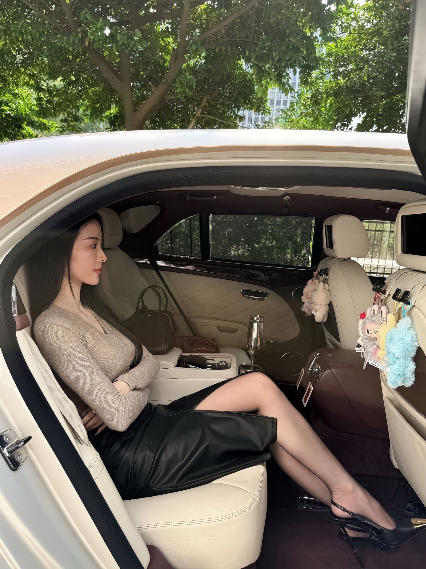 差一点看成尊界了